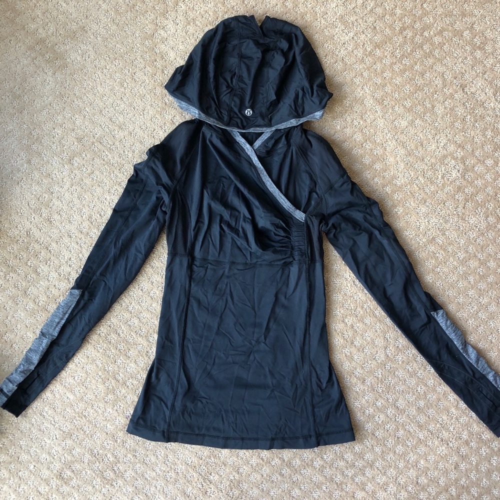 Lululemon Athletica long sleeve shirt with hood